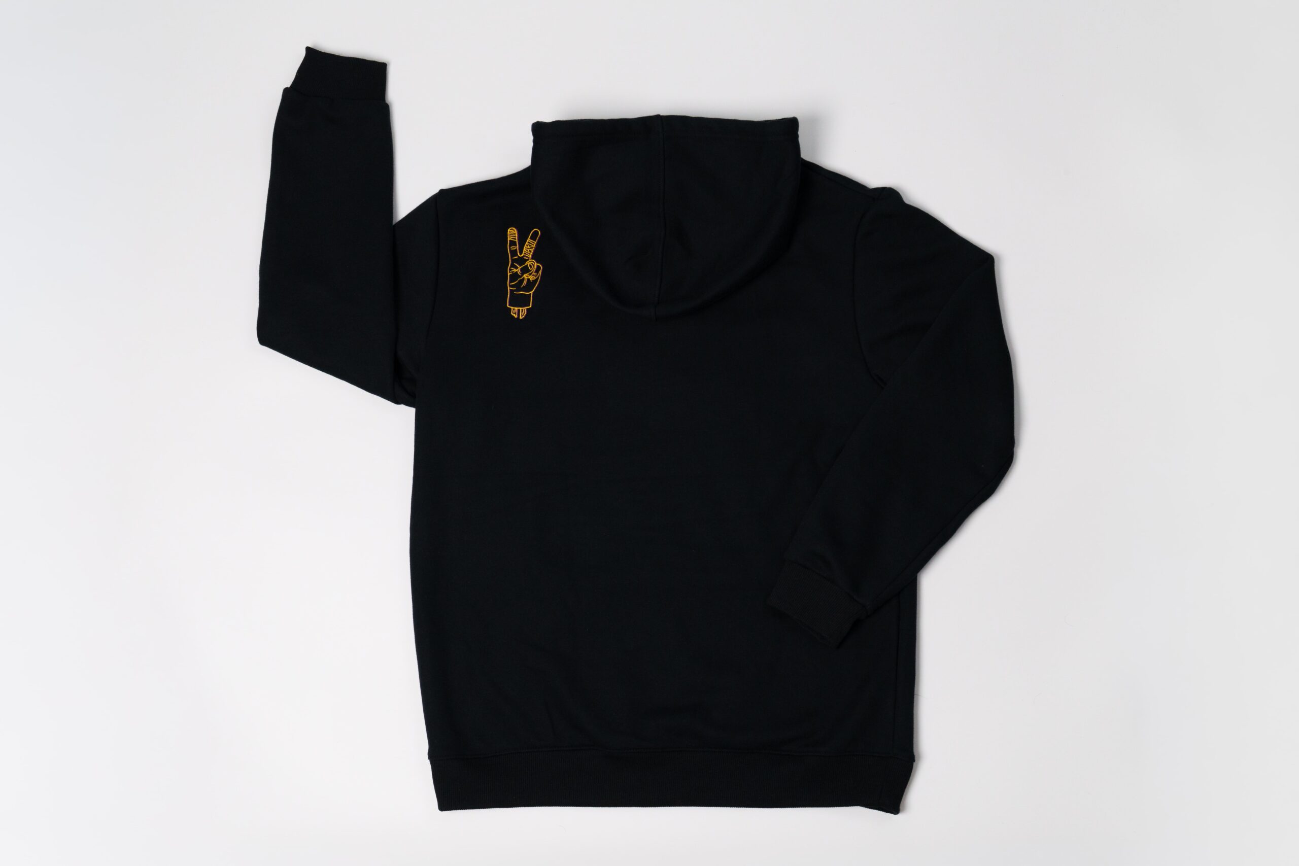 Parte trasera sudadera con logo bordado